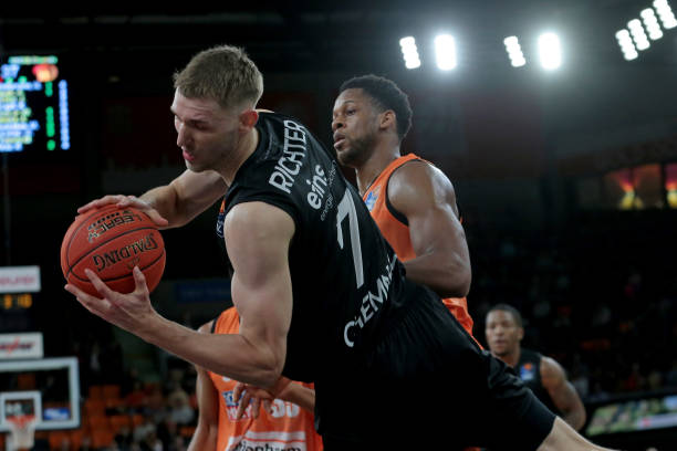 枪手略显平 枪手略显平