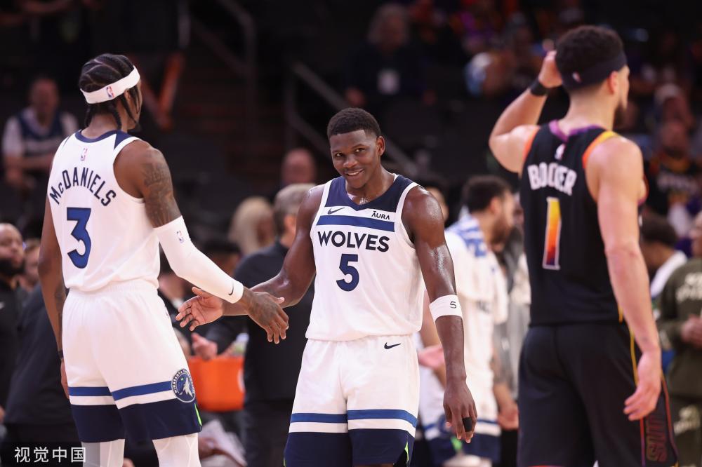 做出了一个 做出了一个